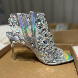 Steve Madden “bejeweled” Tomo open toe heels